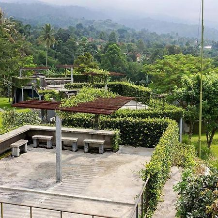 Tea Garden Resort Ciater Buitenkant foto