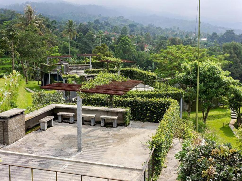 Tea Garden Resort Ciater Buitenkant foto