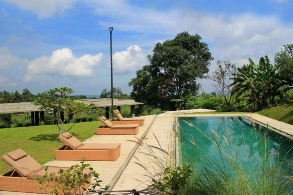Tea Garden Resort Ciater Buitenkant foto